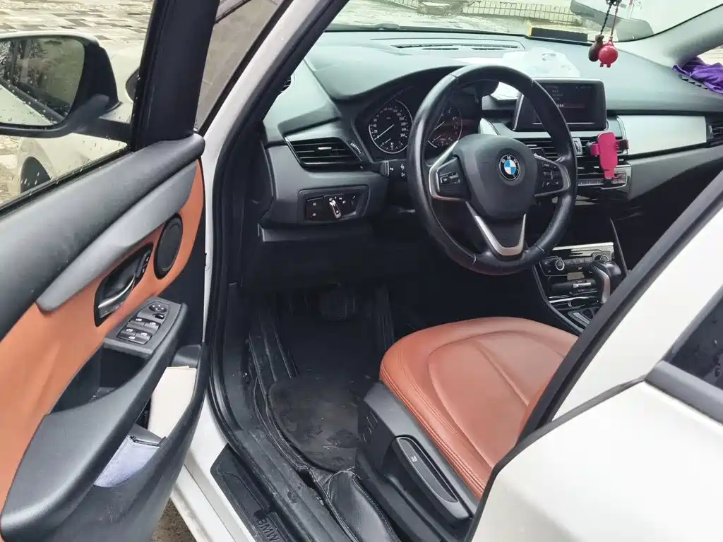 BMW 2 Series Station Wagon 2018 — фото 17