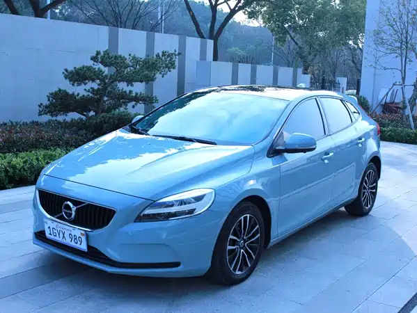 Volvo V40 2017