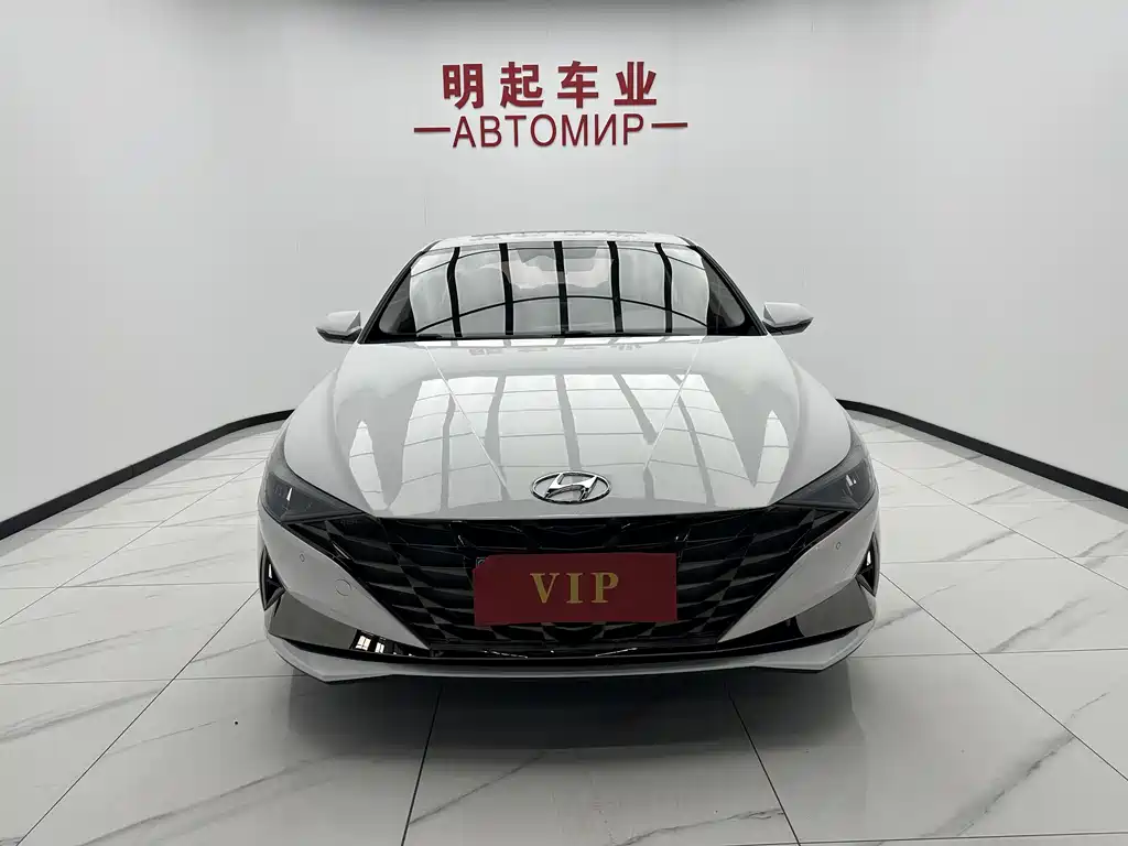 Hyundai Elantra 2023