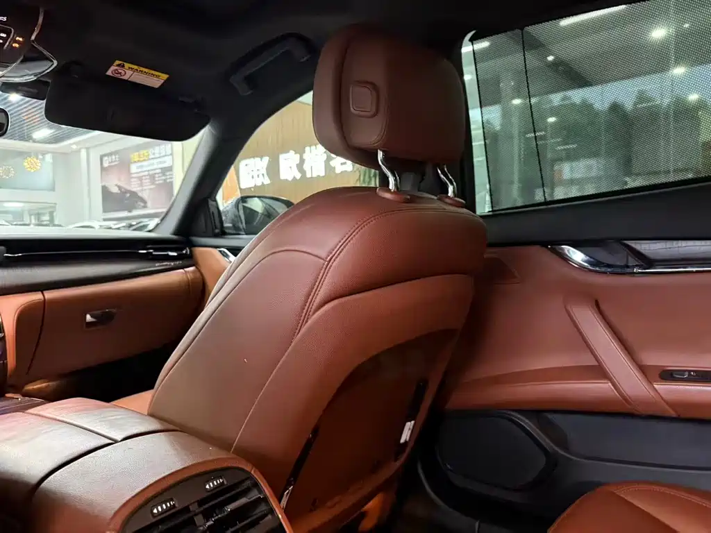 Maserati Quattroporte 2017 — фото 12
