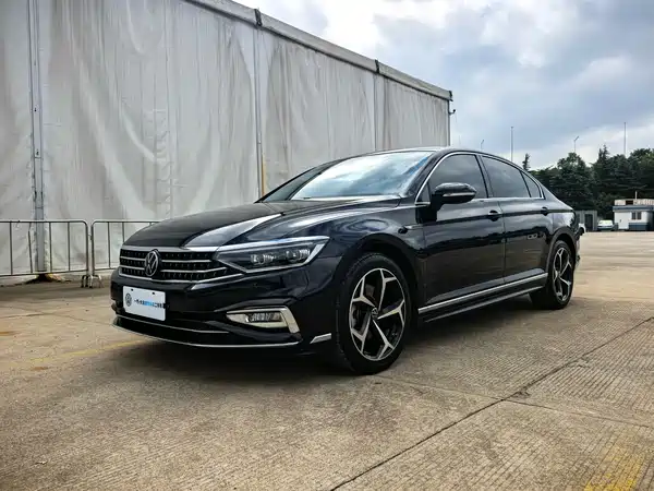 Volkswagen Magotan 2025