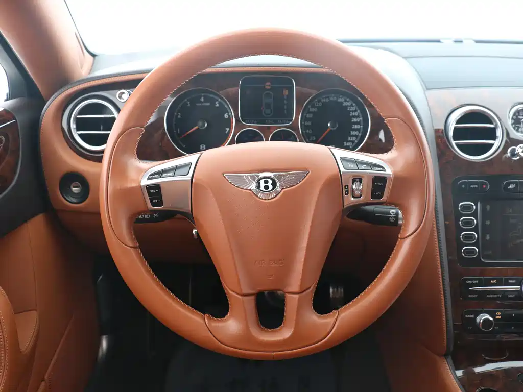 Bentley Flying Spur 2011 — фото 11