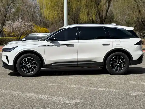 Lincoln Nautilus 2024