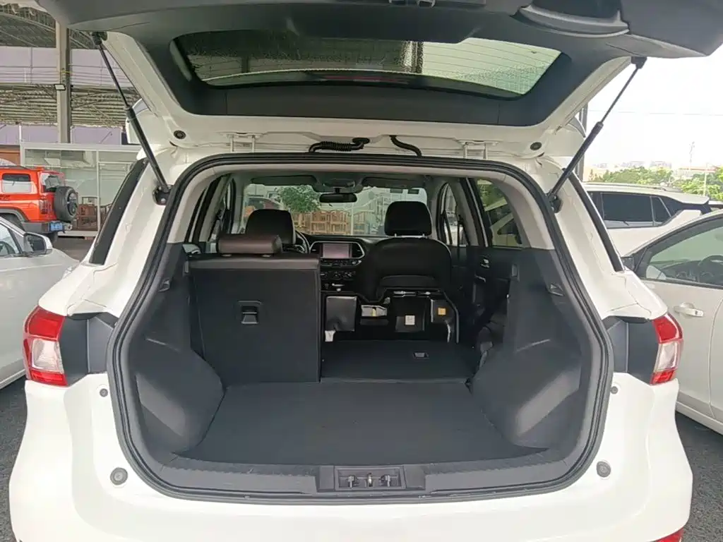 GAC Trumpchi GS4 2016 — фото 19