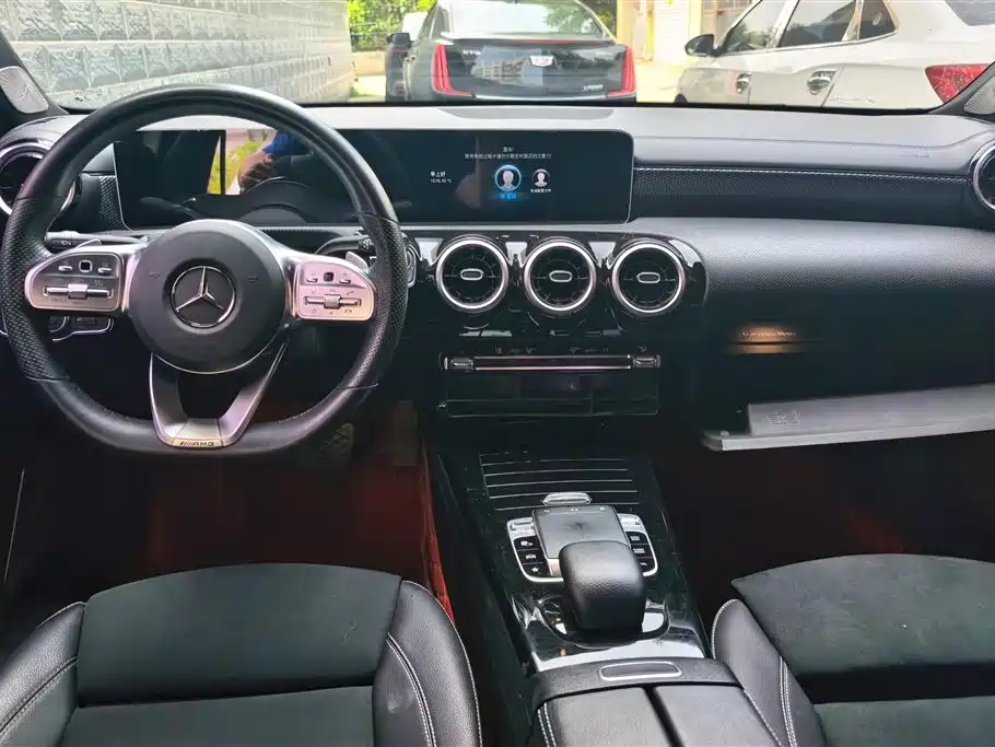 Mercedes-Benz A-Class 2019 — фото 12