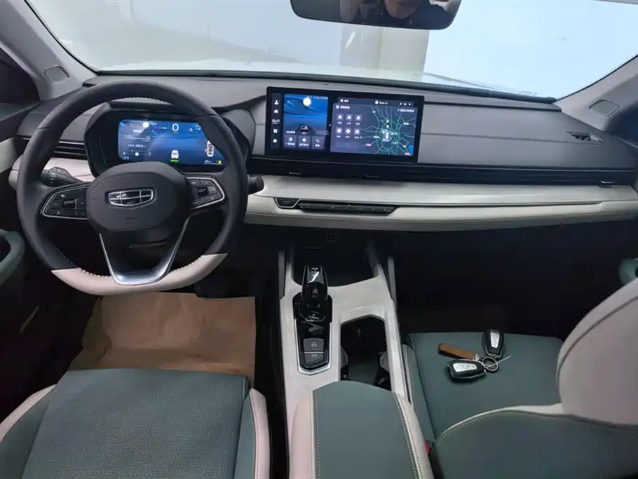 Geely L HiP 2023 — фото 12