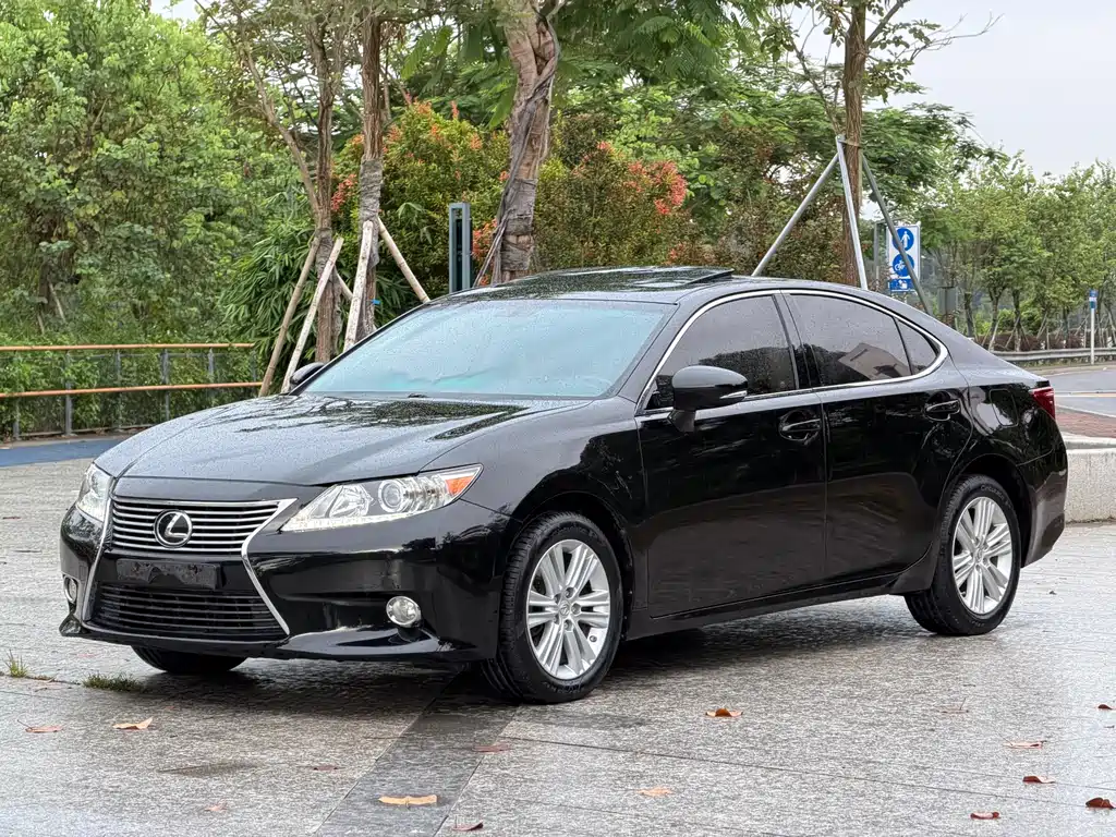 Lexus ES 2012