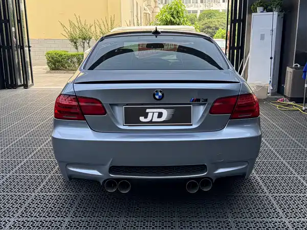 BMW M3 2011