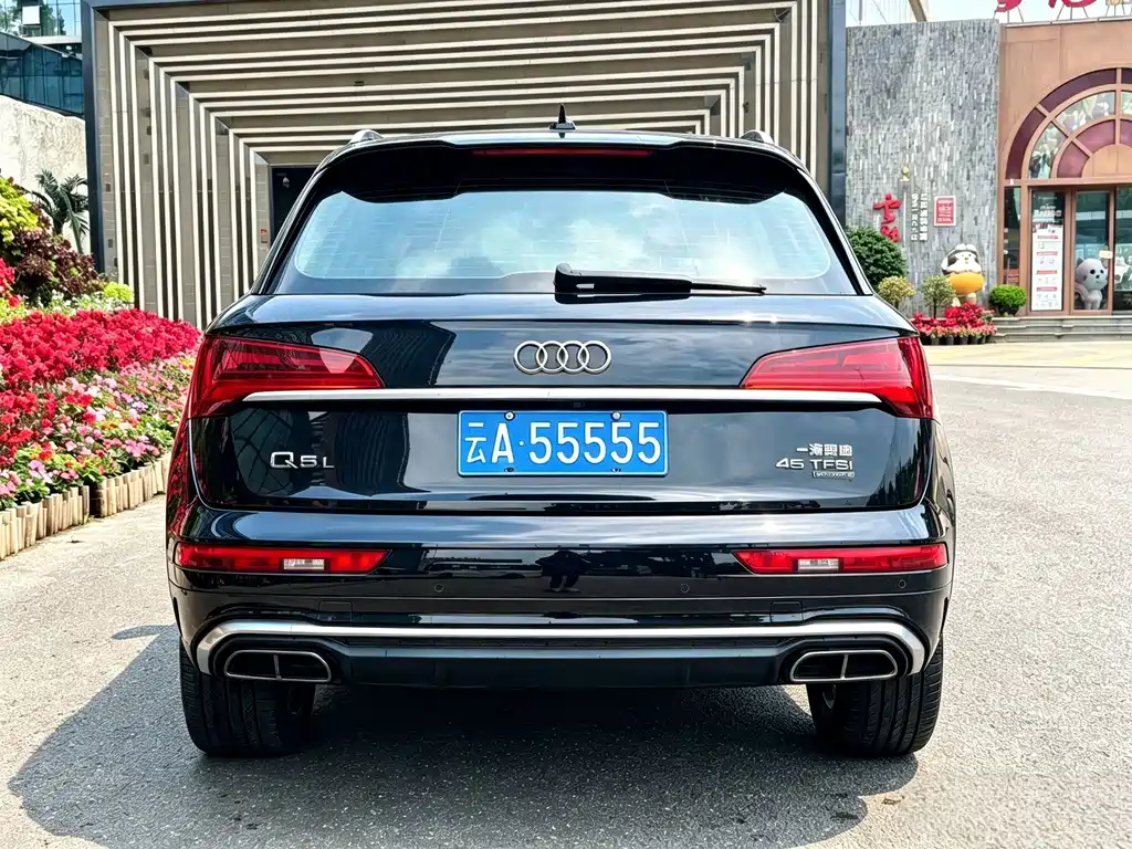 Audi Q5L 2022 — фото 10
