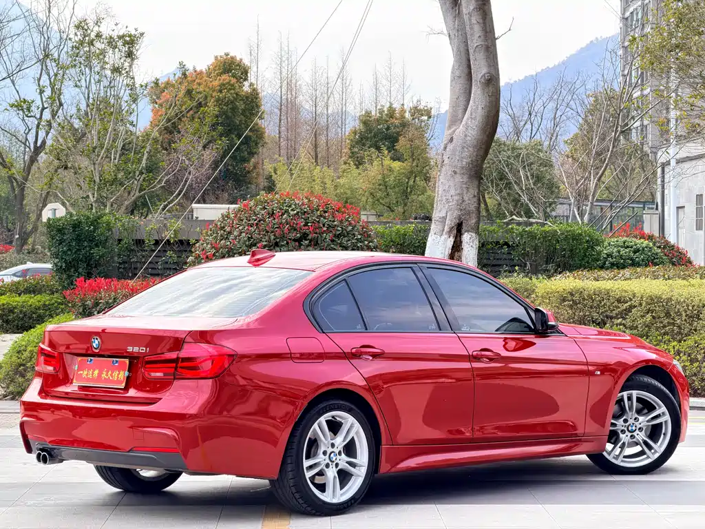 BMW 3 Series 2017 — фото 14