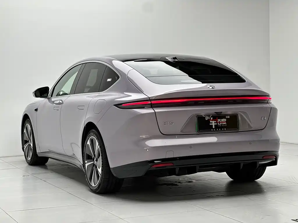 NIO ET5 2025