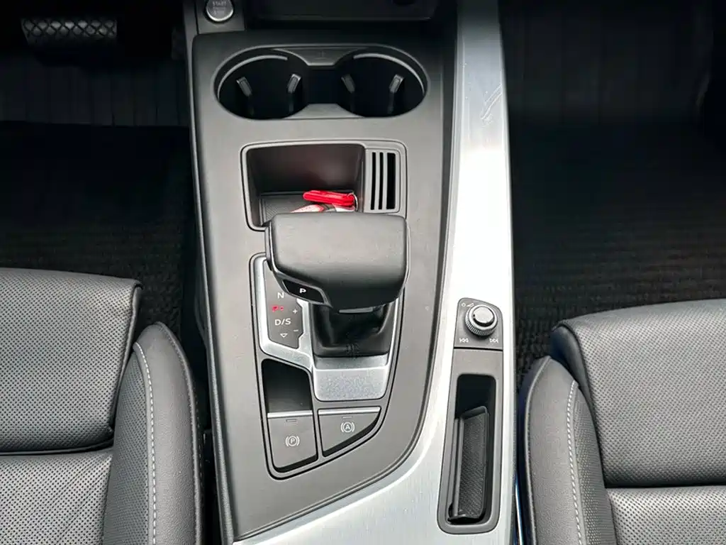 Audi A4L 2021 — фото 22