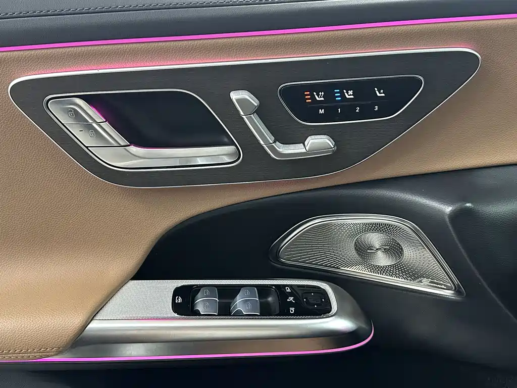 Mercedes-Benz E-Class 2024 — фото 21