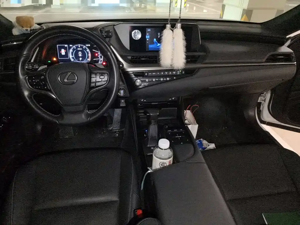 Lexus ES 2020 — фото 13