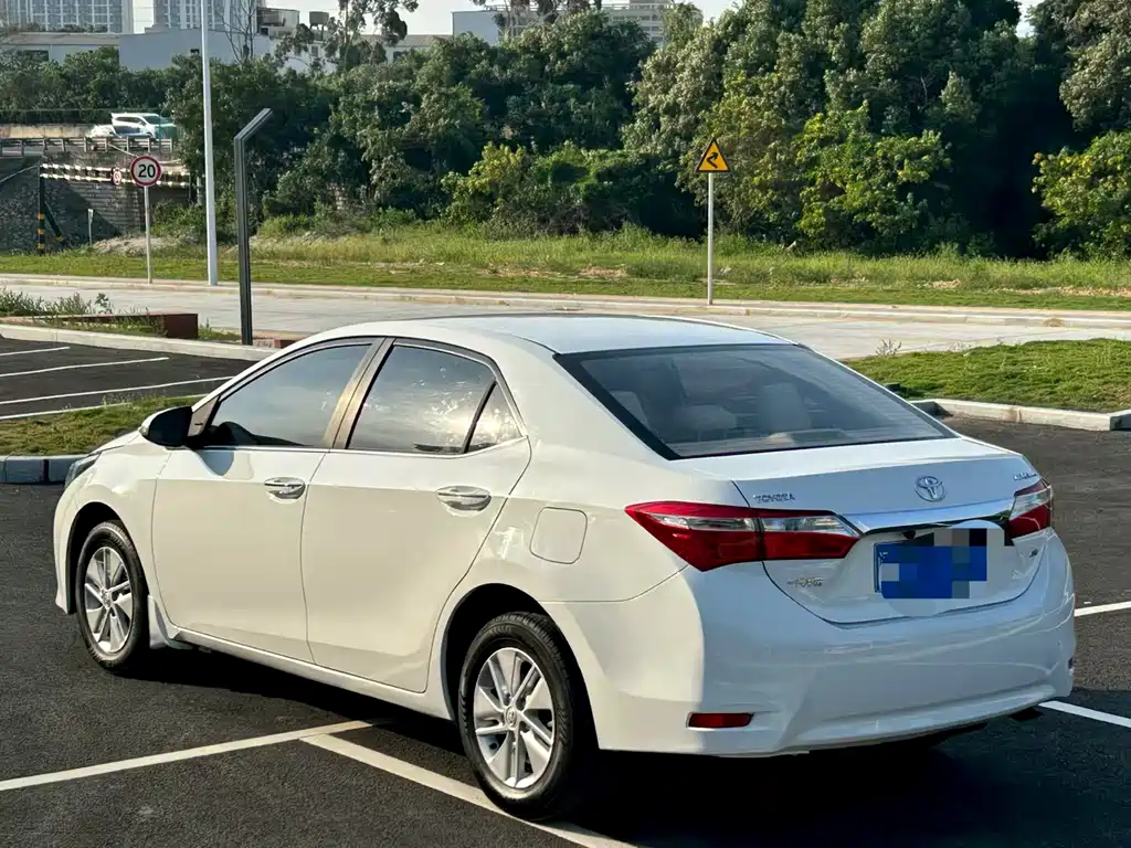 Toyota Corolla 2015 — фото 7