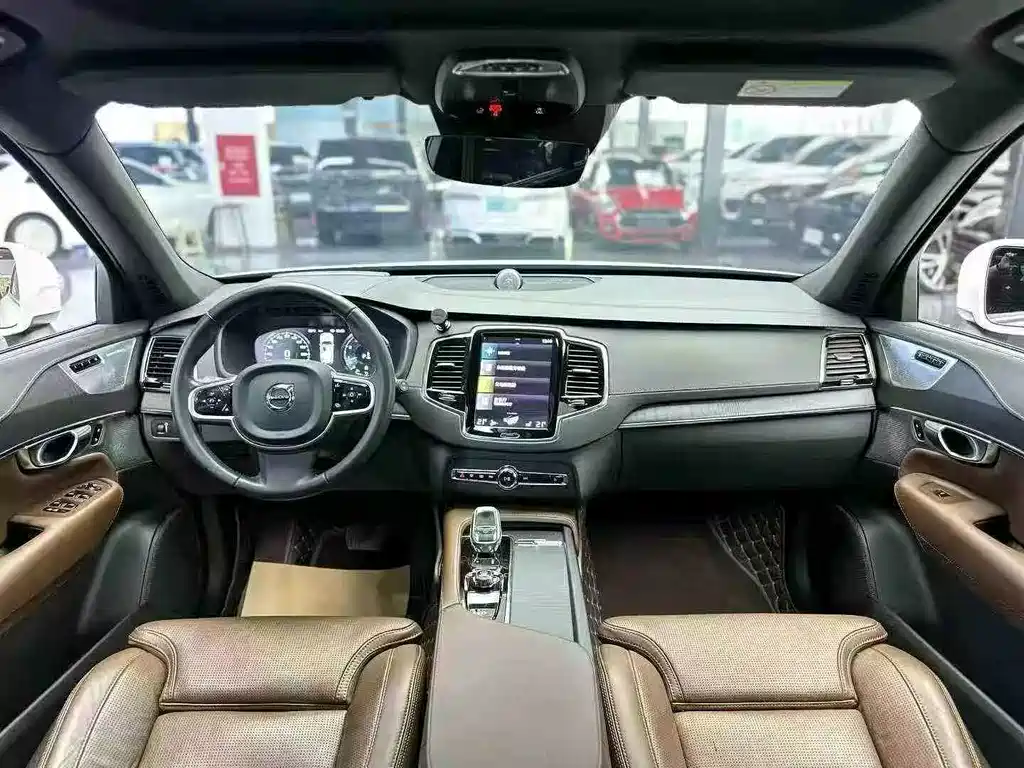 Volvo XC90 2022 — фото 7