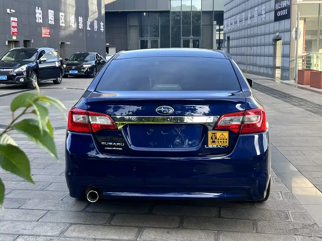 Subaru Legacy 2017 — фото 9