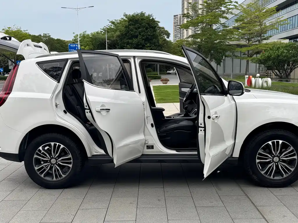 Geely Vision X6 2018 — фото 24