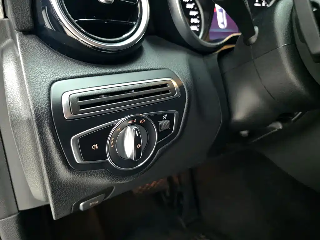 Mercedes-Benz C-Class 2019