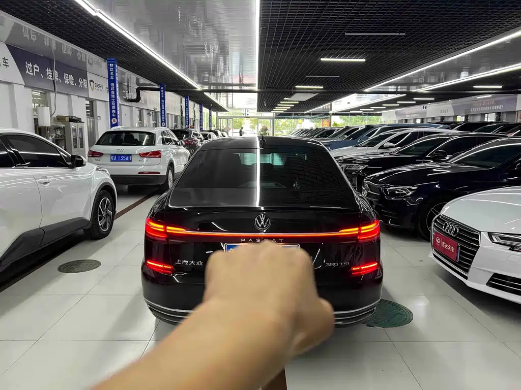 Volkswagen Passat 2023
