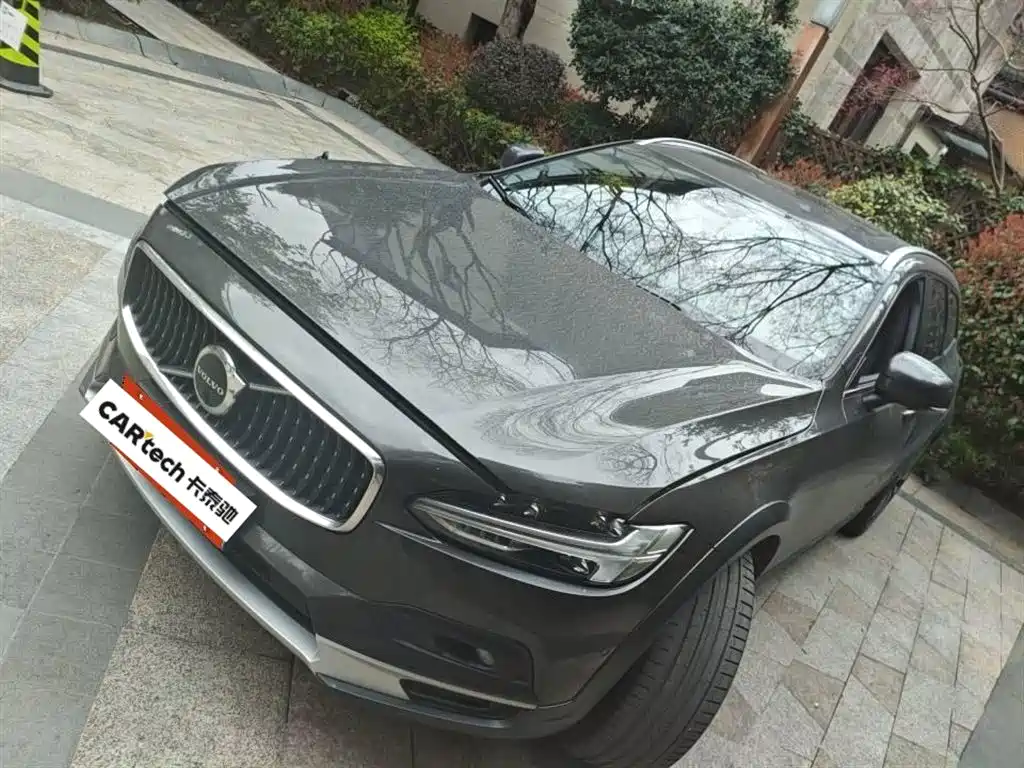 Volvo V90 2023