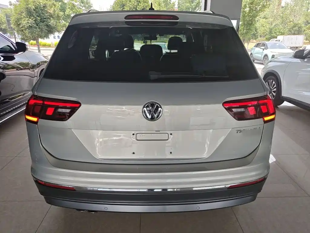 Volkswagen Tiguan L 2018 — фото 6