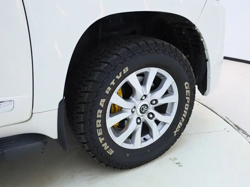 Toyota Land Cruiser 2013 — фото 24