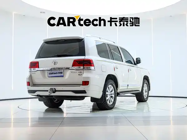 Toyota Land Cruiser 2013