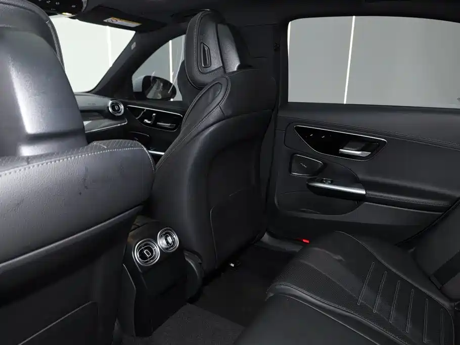 Mercedes-Benz C-Class 2023 — фото 18