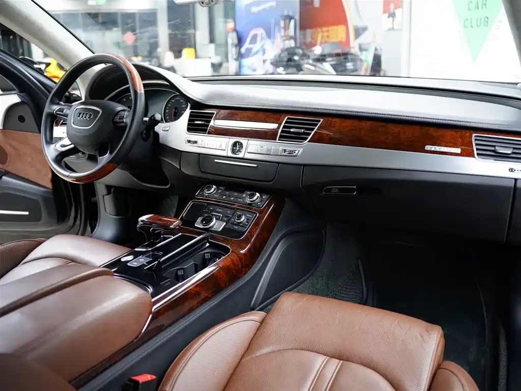 Audi A8 2013 — фото 49