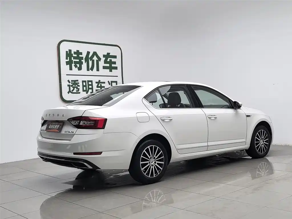 Skoda Octavia 2019 — фото 2
