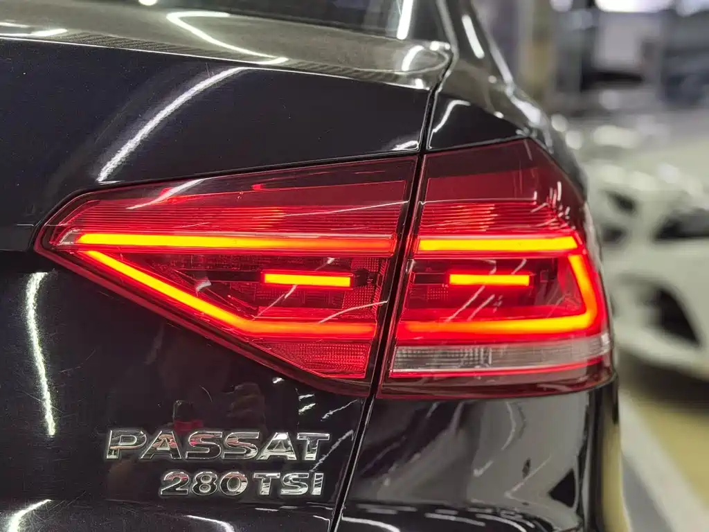 Volkswagen Passat 2017 — фото 7