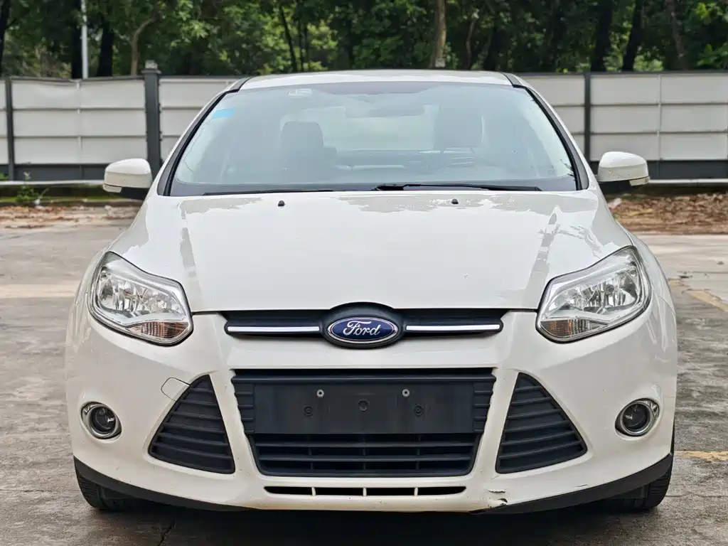 Ford Focus 2014 — фото 2