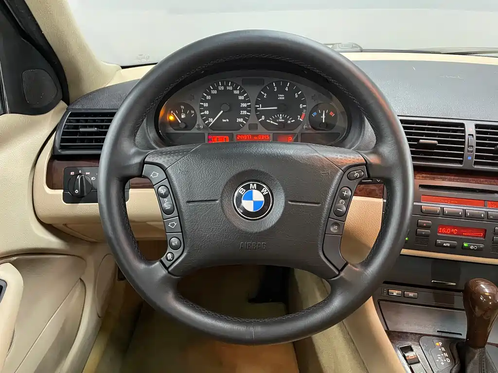 BMW 3 Series 2005 — фото 12
