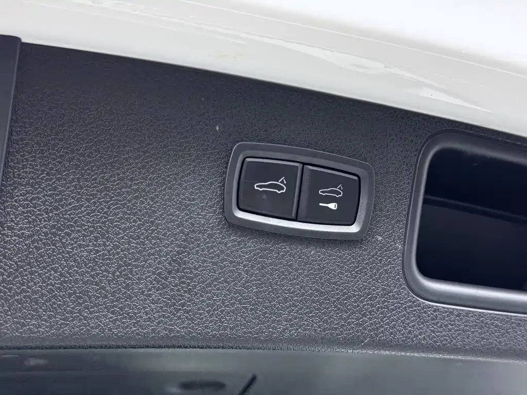 Porsche Macan 2019 — фото 27