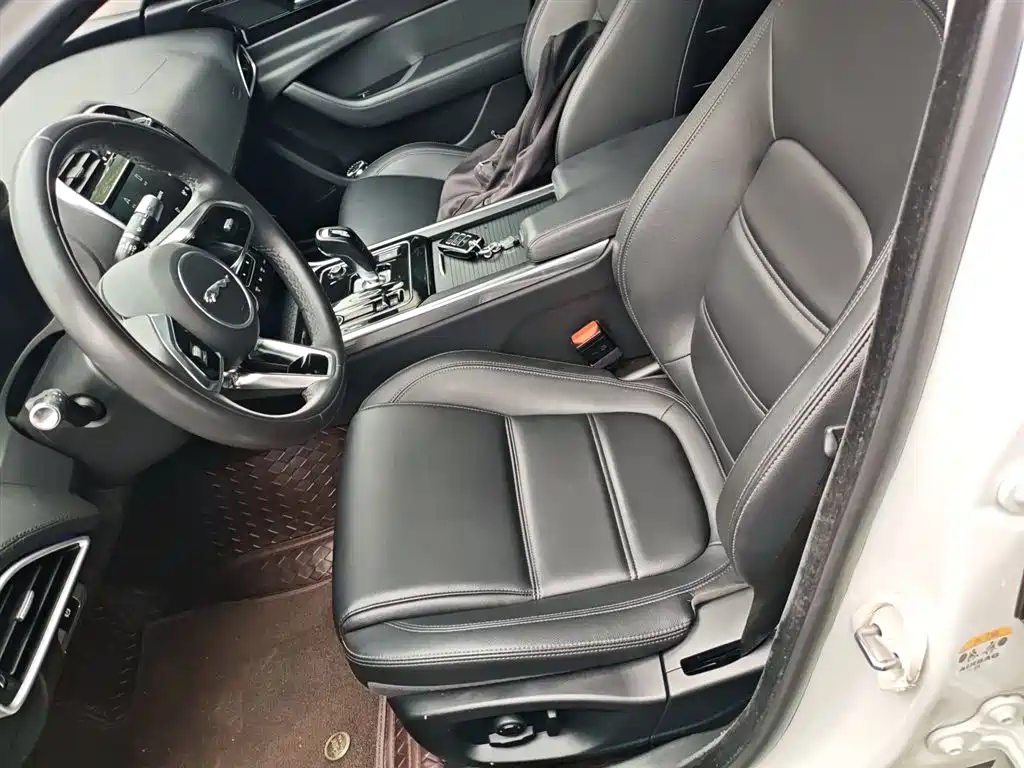 Jaguar XEL 2022 — фото 15