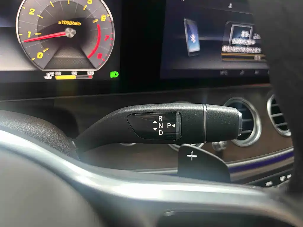 Mercedes-Benz E-Class 2020 — фото 15
