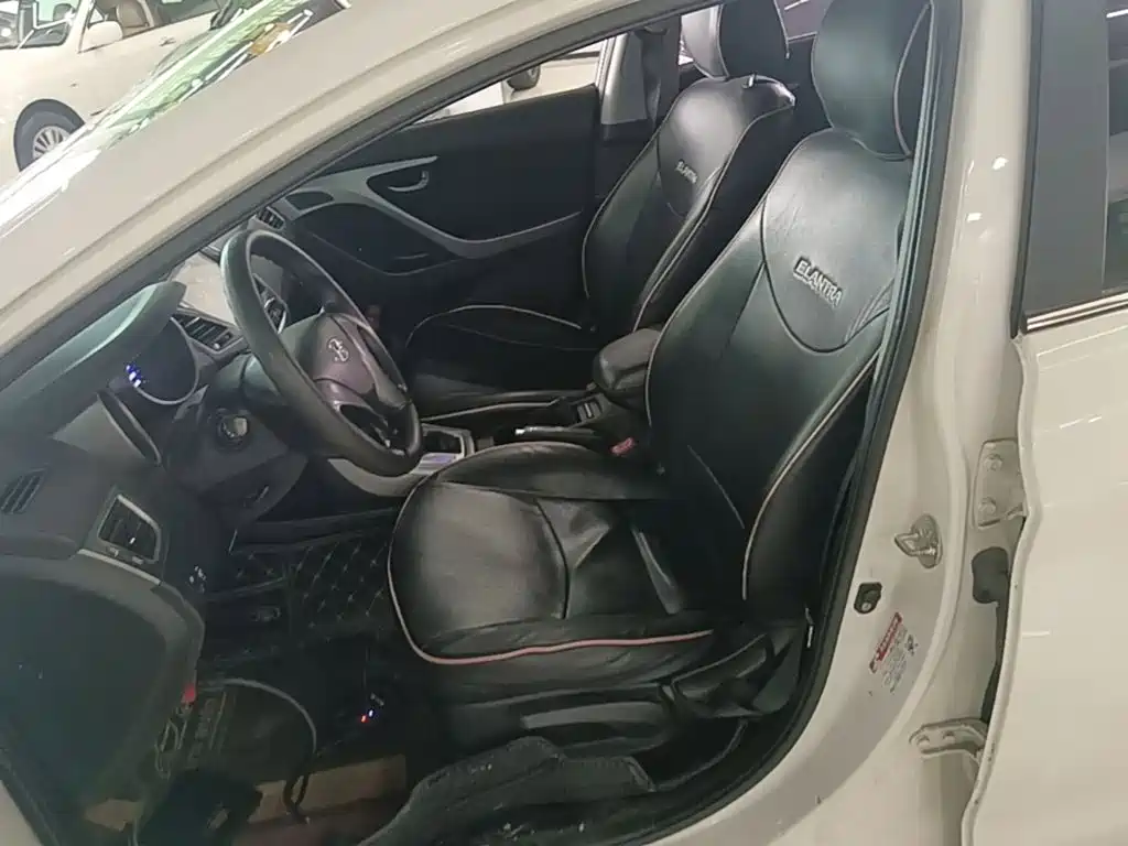 Hyundai Elantra Langdong 2017 — фото 15