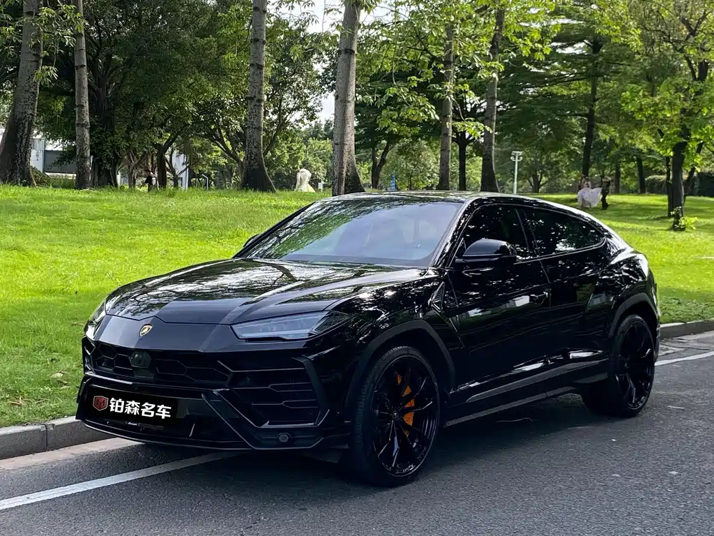 Lamborghini Urus 2024 — фото 1