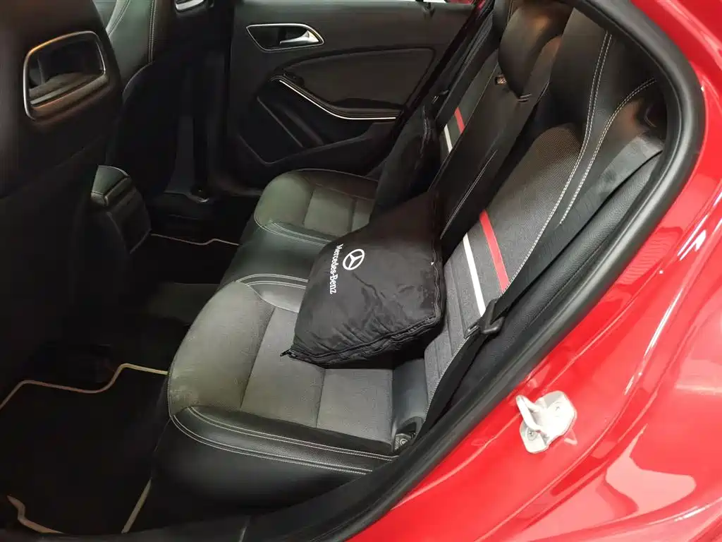 Mercedes-Benz A-Class 2015 — фото 17