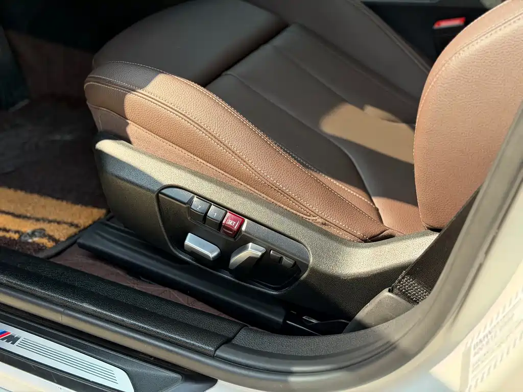BMW 1 Series 2023 — фото 14