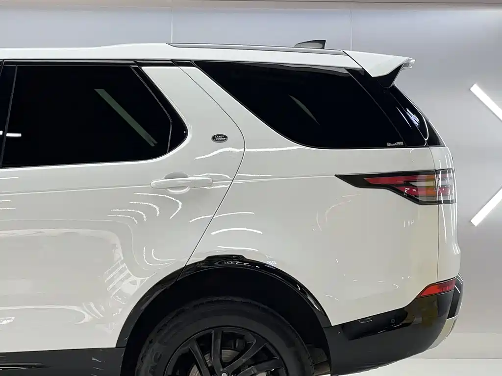 Land Rover Discovery 2020 — фото 32