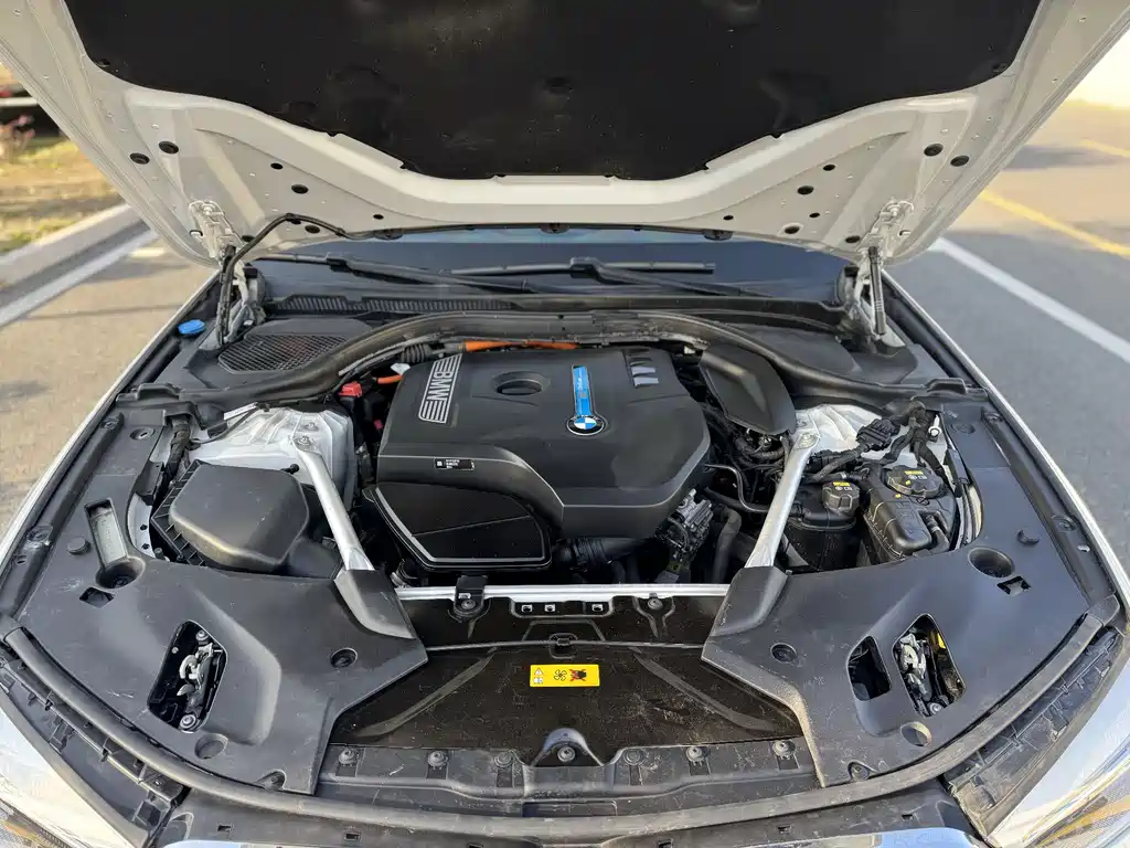 BMW 5 Series New Energy 2020 — фото 21
