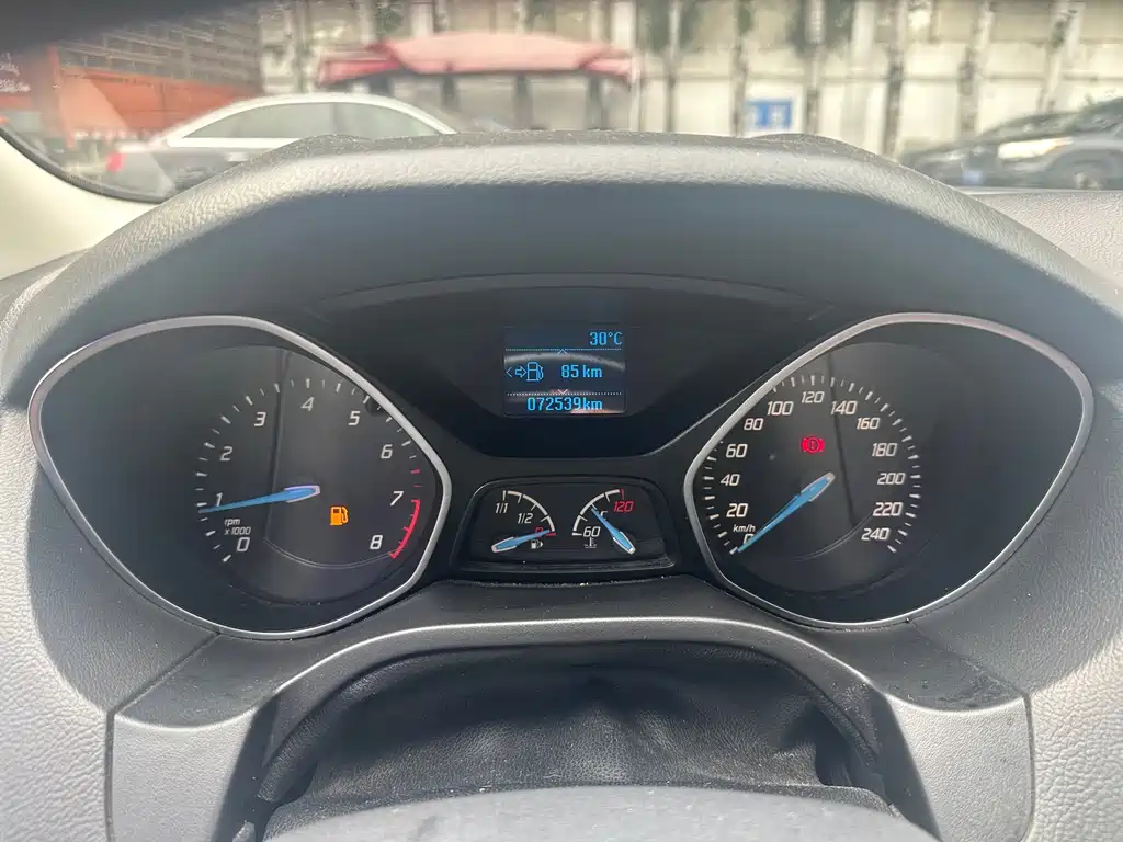 Ford Focus 2015 — фото 19