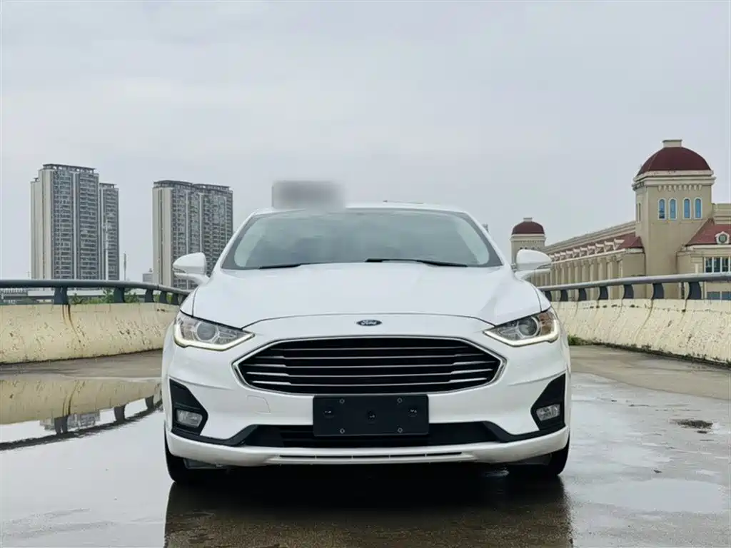 Ford Mondeo 2021 — фото 17