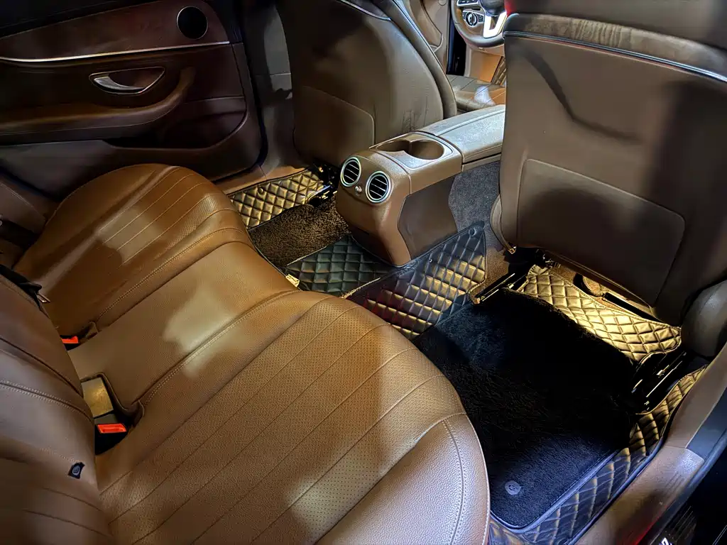Mercedes-Benz E-Class 2019 — фото 13