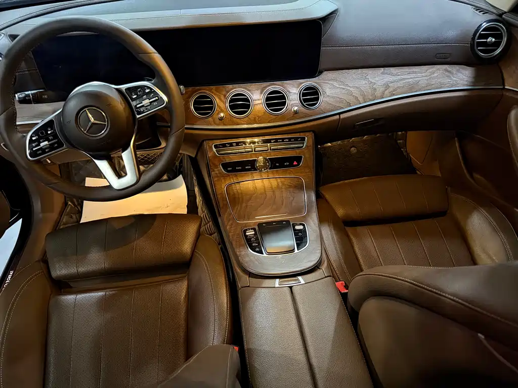 Mercedes-Benz E-Class 2019 — фото 10