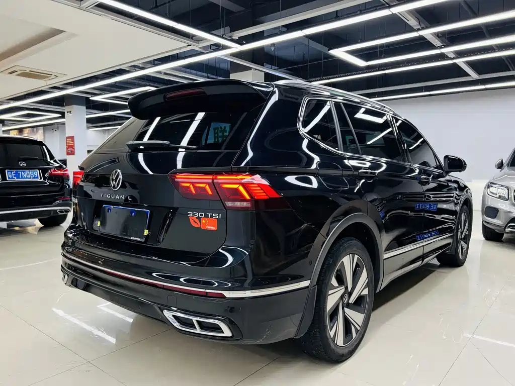 Volkswagen Tiguan L 2023 — фото 6