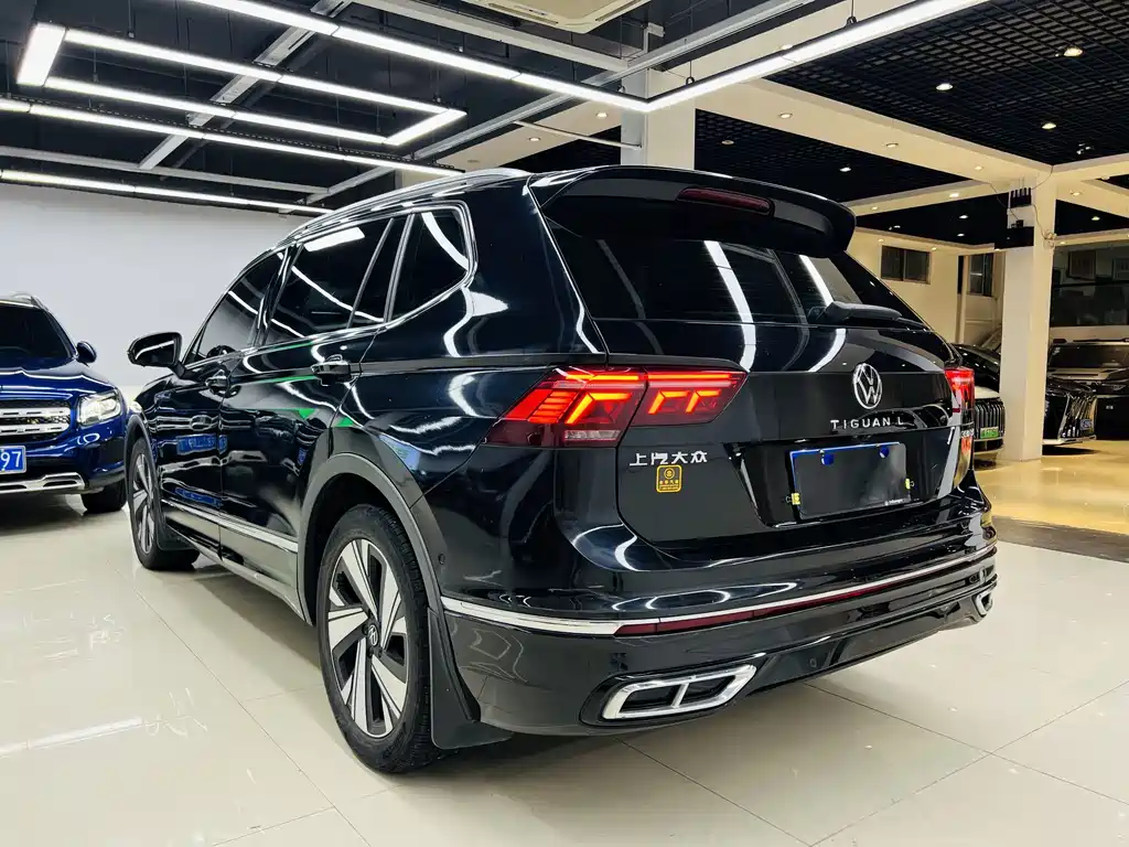 Volkswagen Tiguan L 2023 — фото 5