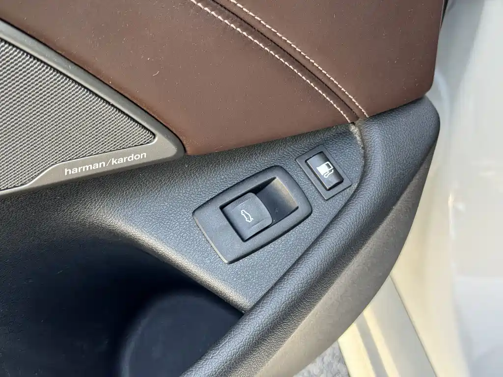 BMW 5 Series New Energy 2020 — фото 22